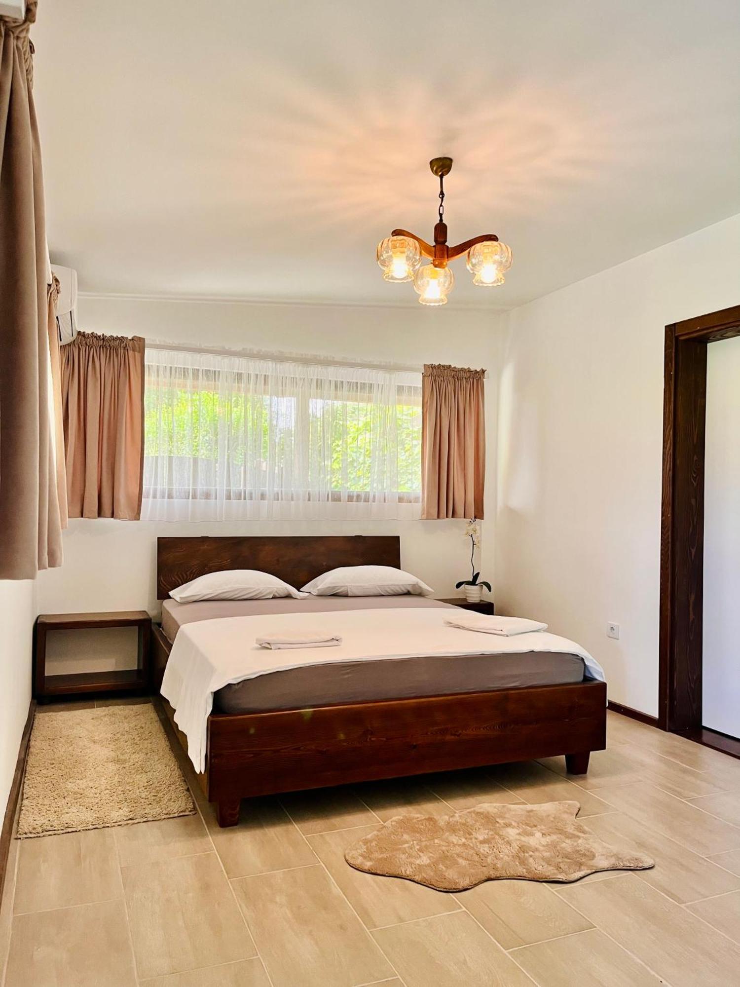 Balabani Local Stay Golubovci Exterior photo